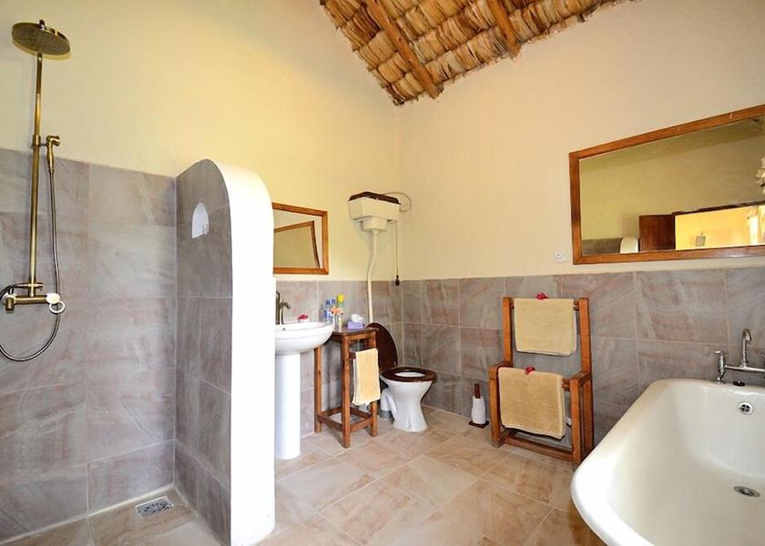  Arusha Bathroom