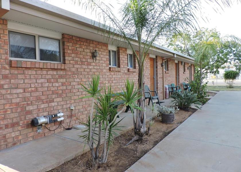 Victoria Red Cliffs Terrace