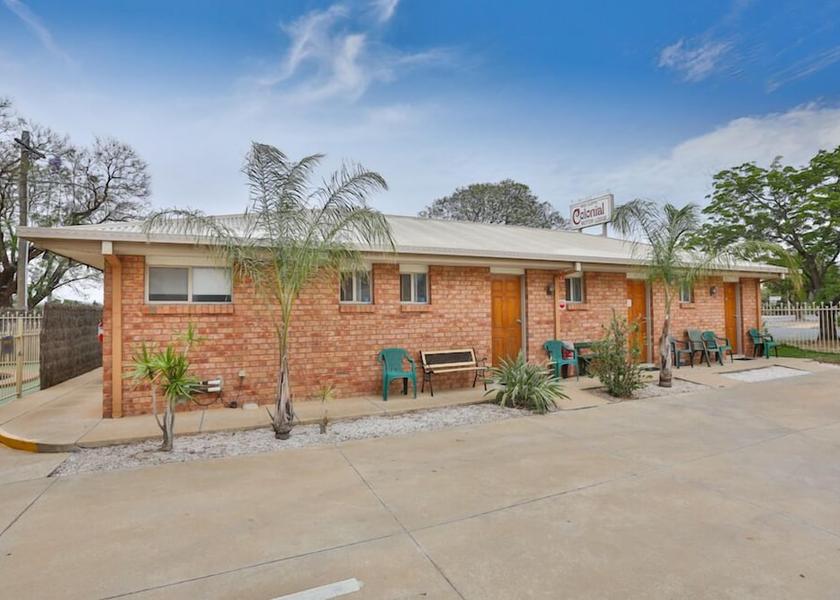 Victoria Red Cliffs Property Grounds