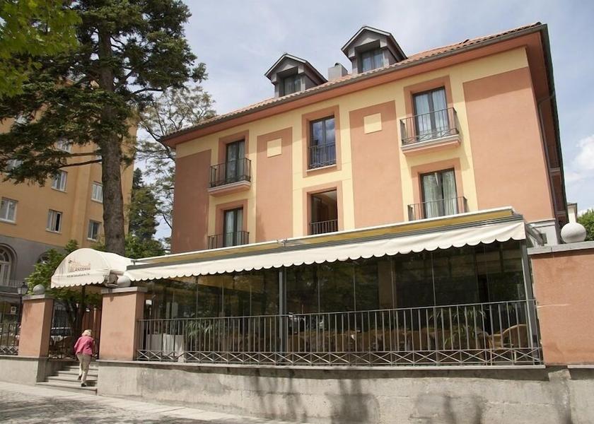 Community of Madrid San Lorenzo de El Escorial Facade