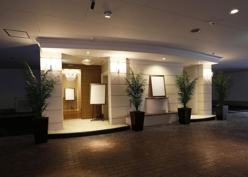 Gifu Kakamigahara Interior entrance