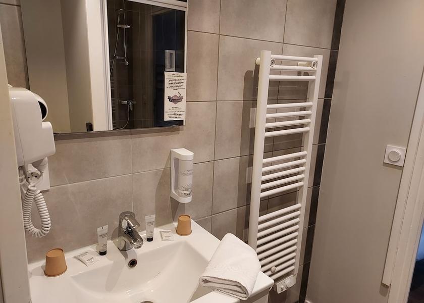 Normandy Port-en-Bessin-Huppain Bathroom