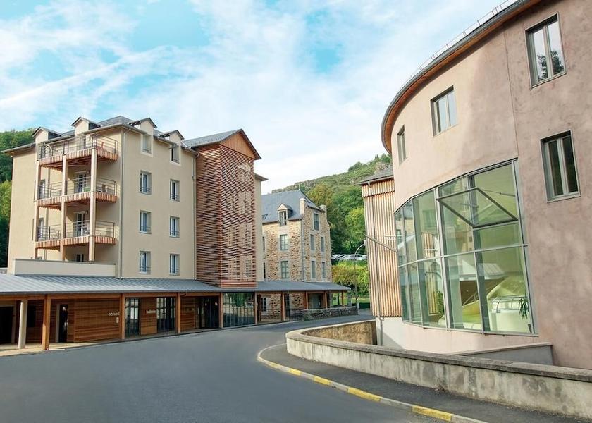 Auvergne-Rhône-Alpes Chaudes-Aigues Facade