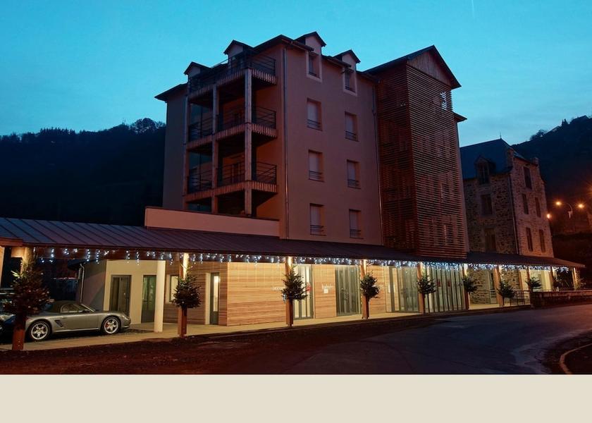 Auvergne-Rhone-Alpes Chaudes-Aigues Facade