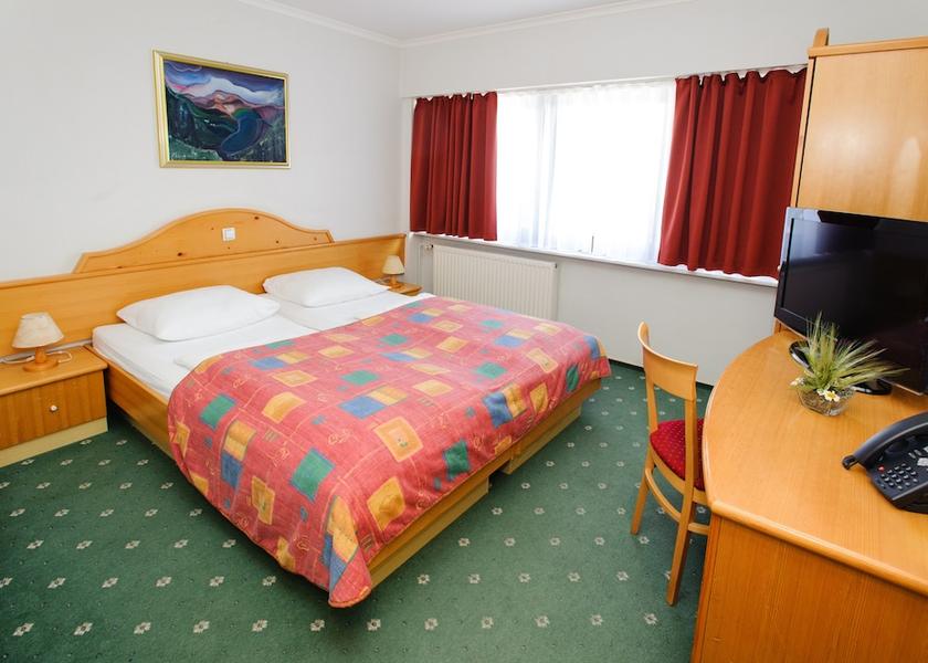  Zrece Room