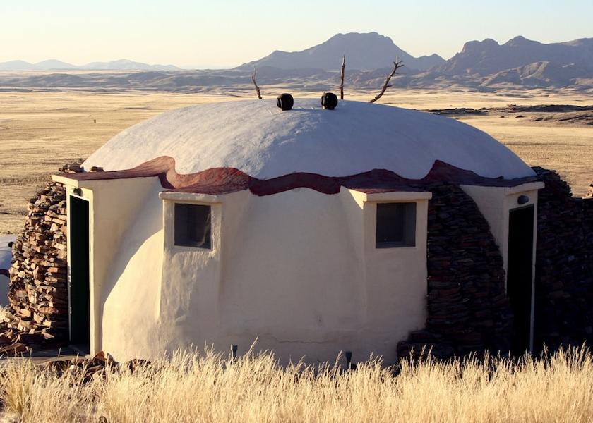  Solitaire Exterior Detail