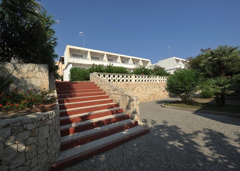 Puglia Torricella Facade