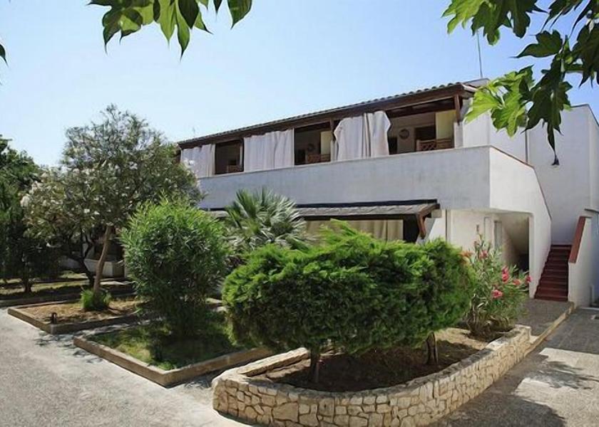 Puglia Torricella Facade