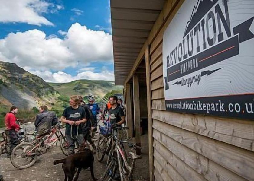 Wales Oswestry Property Grounds