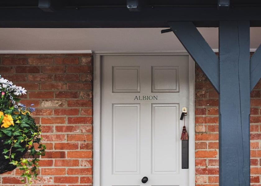 England Hook Exterior