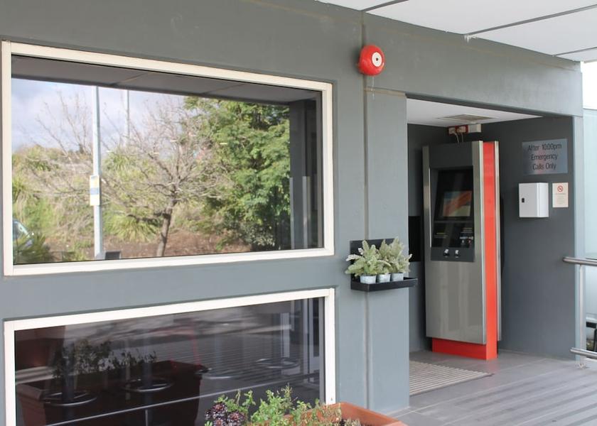 Victoria Melbourne Property entrance