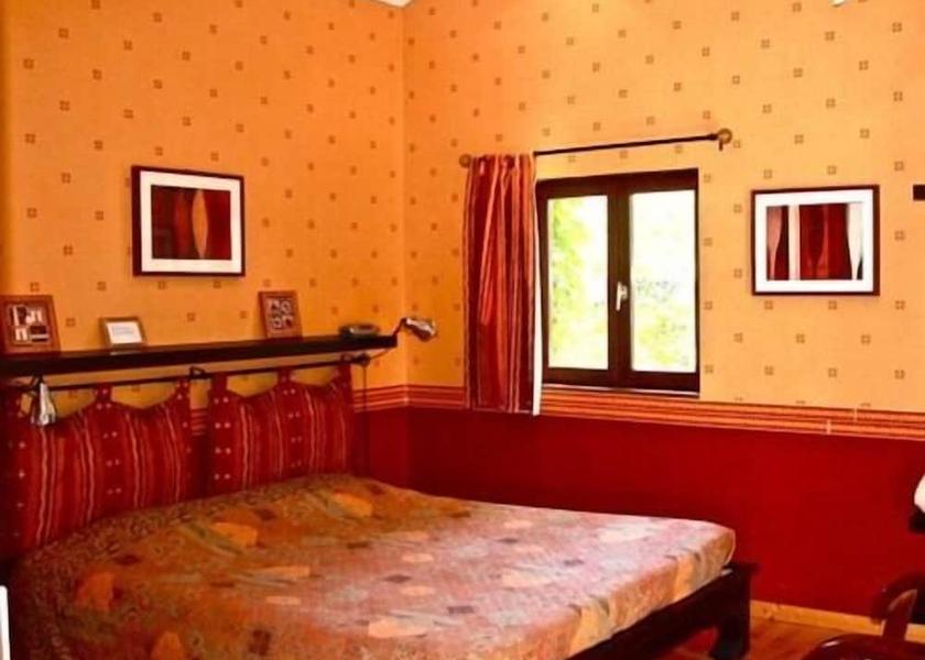 Auvergne-Rhone-Alpes Saint-Jean-De-Thurigneux Room