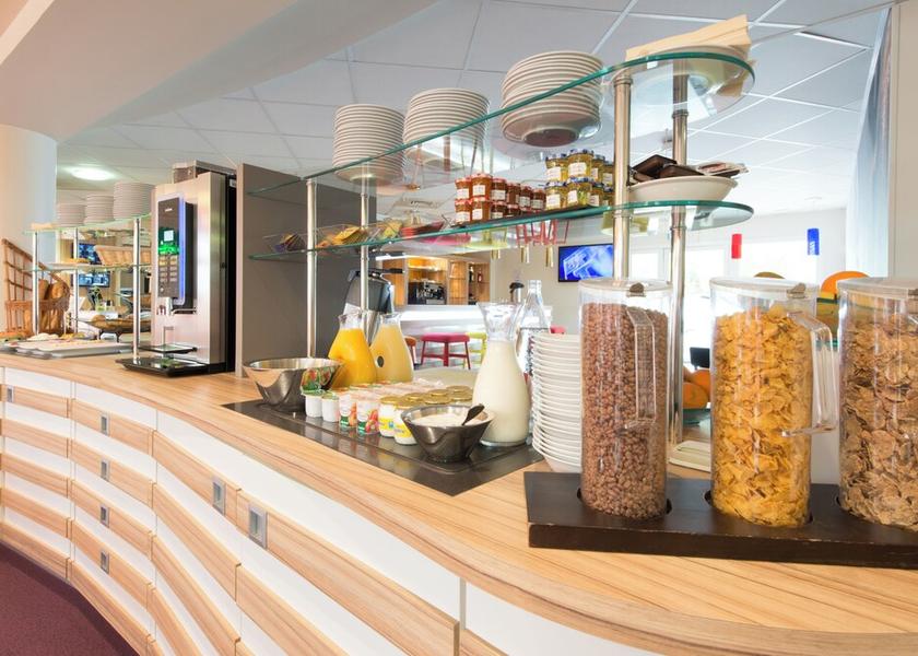 Nouvelle-Aquitaine La Rochelle Breakfast Area