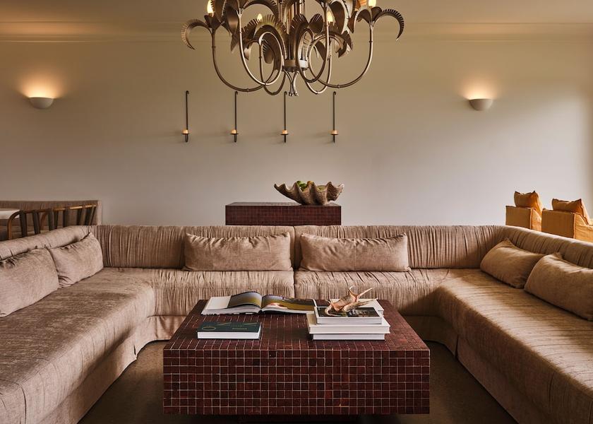 Victoria Milawa Lobby lounge
