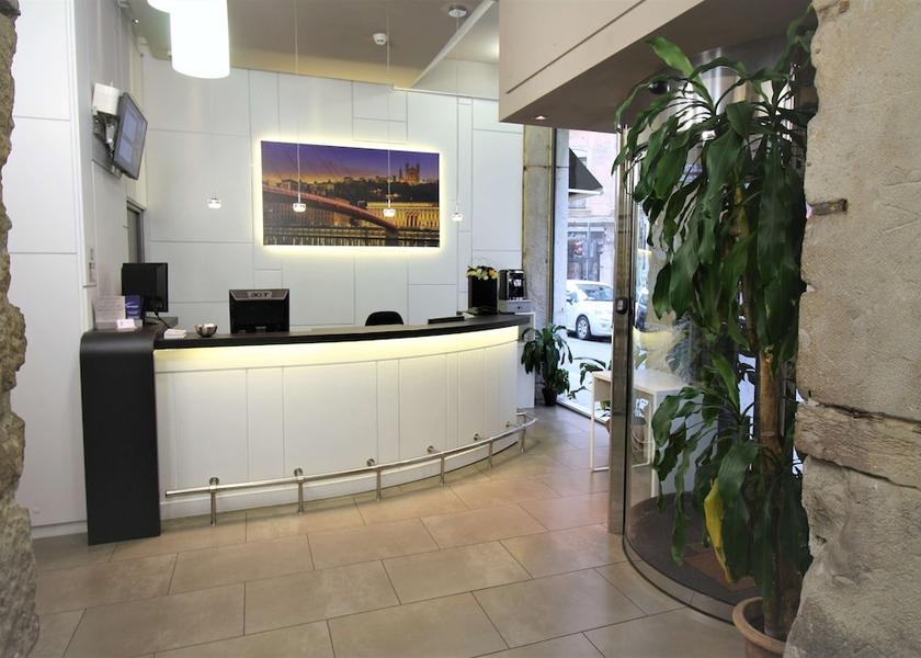Auvergne-Rhone-Alpes Lyon Reception