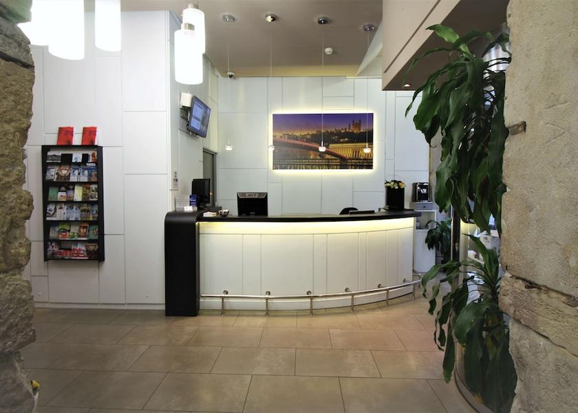 Auvergne-Rhone-Alpes Lyon Reception