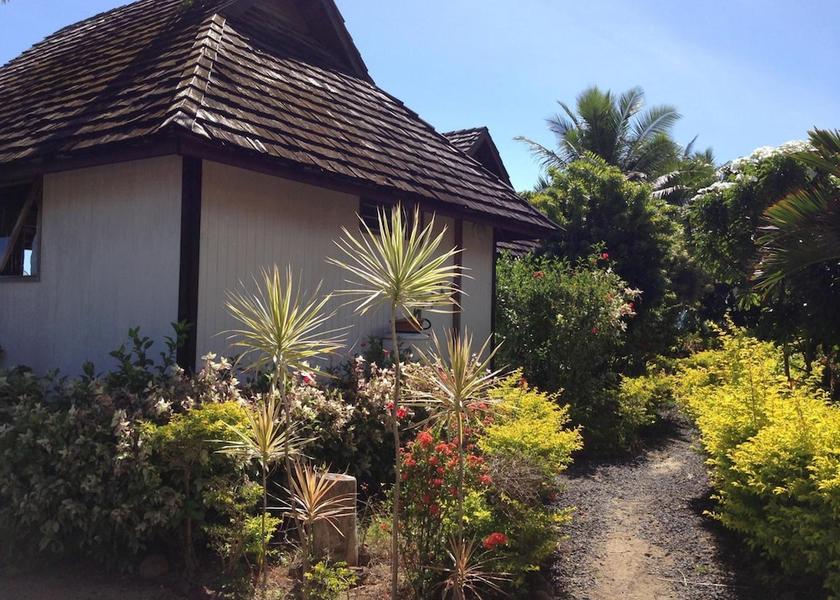  Moorea Exterior Detail