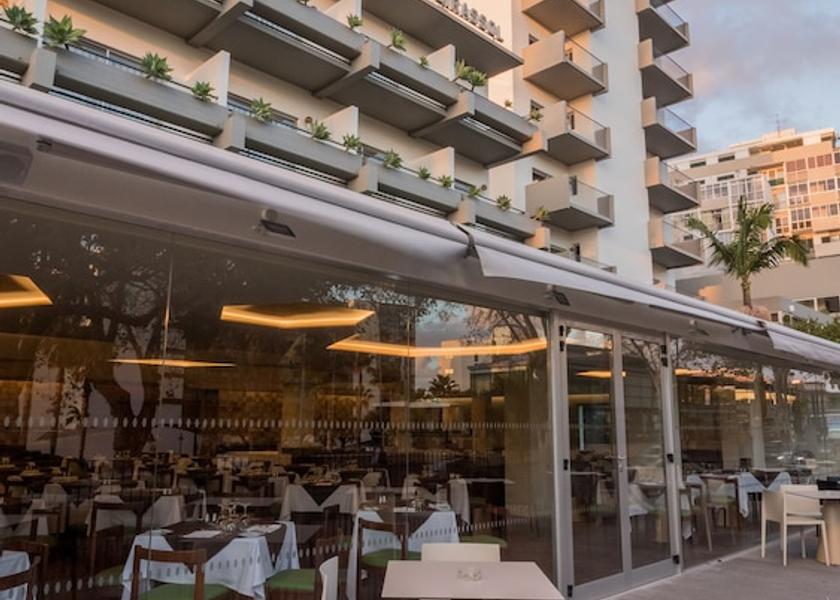 Madeira Region Funchal Outdoor dining
