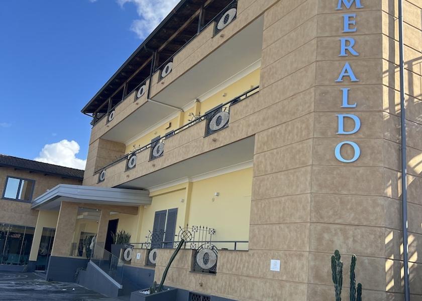 Campania Qualiano Facade