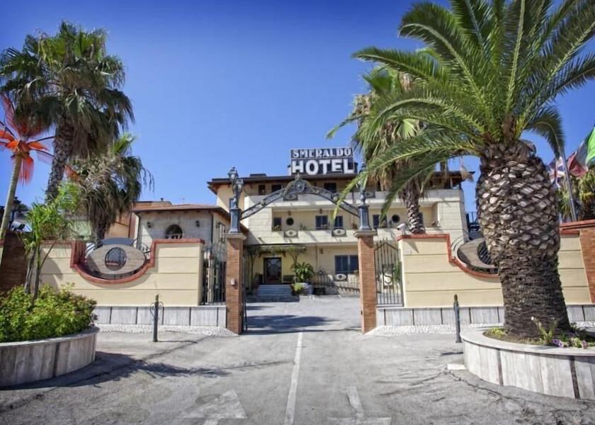 Campania Qualiano Facade