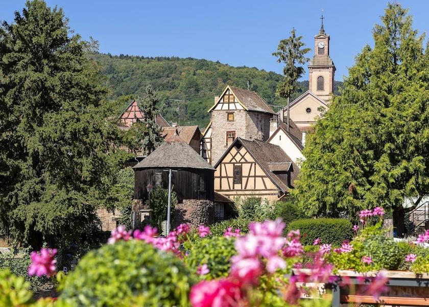 Grand Est Riquewihr Exterior Detail