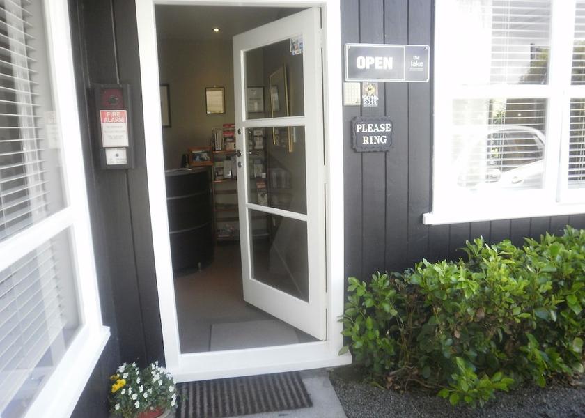 Waikato Taupō Interior Entrance