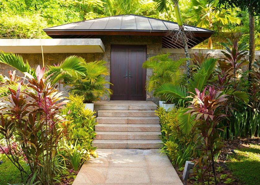  Mahé Island Hotel Exterior