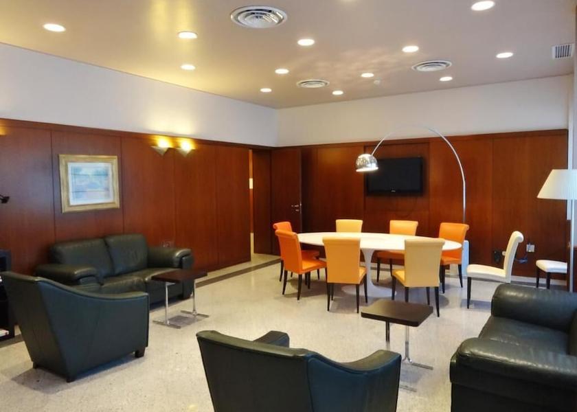Lombardy Magenta Meeting facility