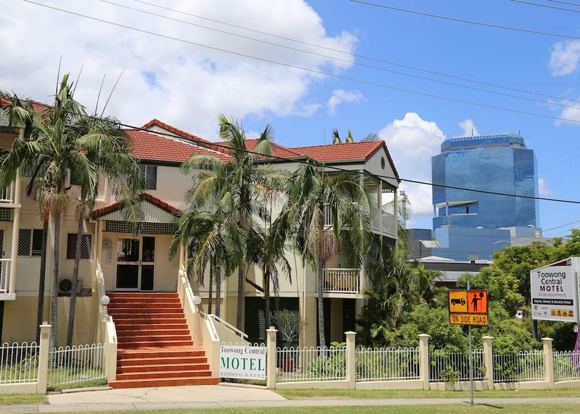 Queensland Toowong Primary image