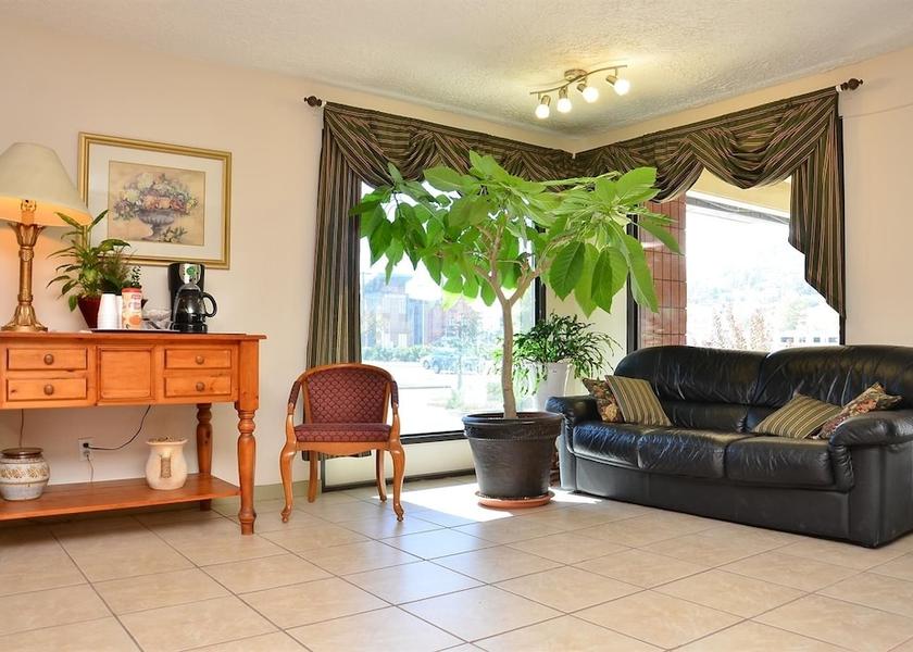 British Columbia Kelowna Lobby