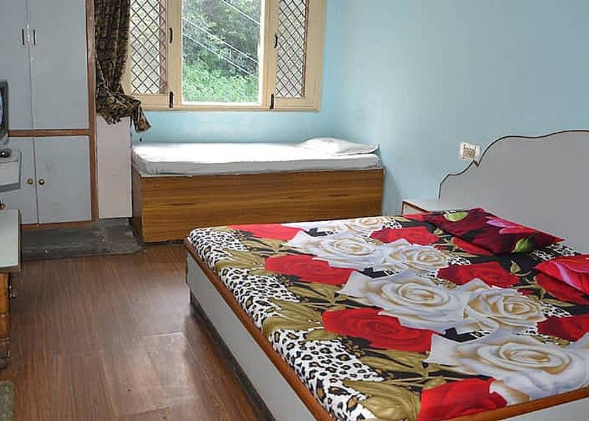 Himachal Pradesh Shimla Family Bedroom