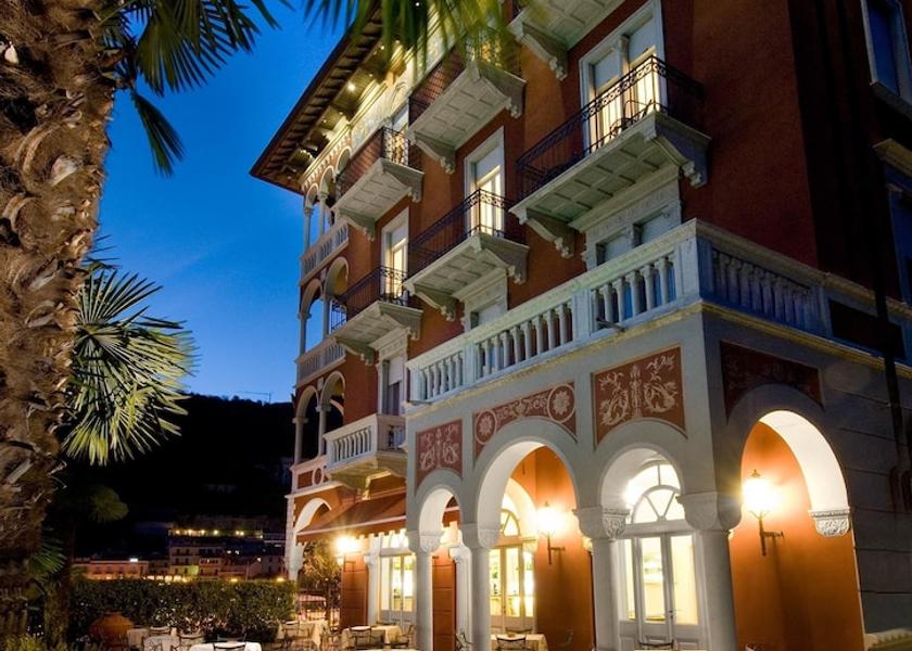 Lombardy Toscolano Maderno Outdoor Dining