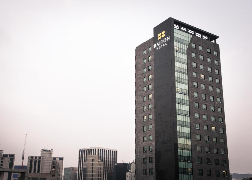  Seoul Hotel Exterior