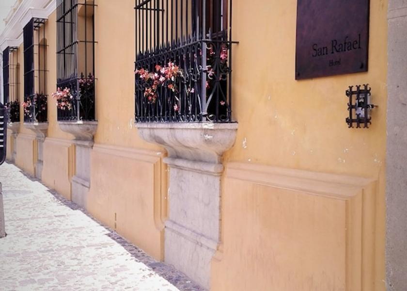 Sacatepéquez Antigua Guatemala Front of property
