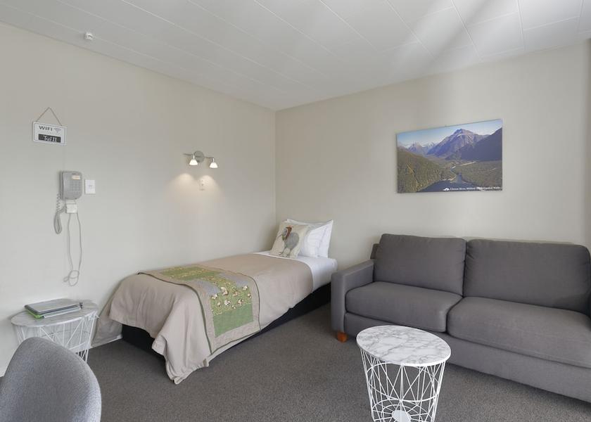Southland Te Anau Living area