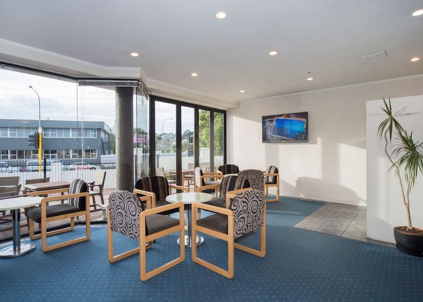 Auckland Region Auckland Bar (on property)