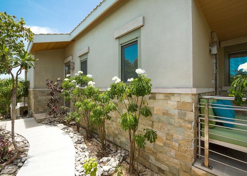  Providenciales Facade