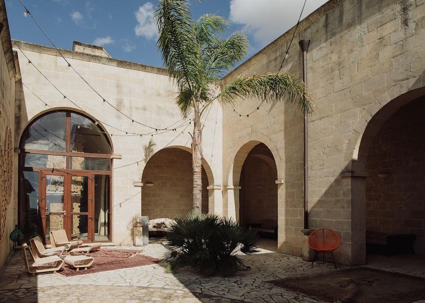 Puglia Lequile Porch