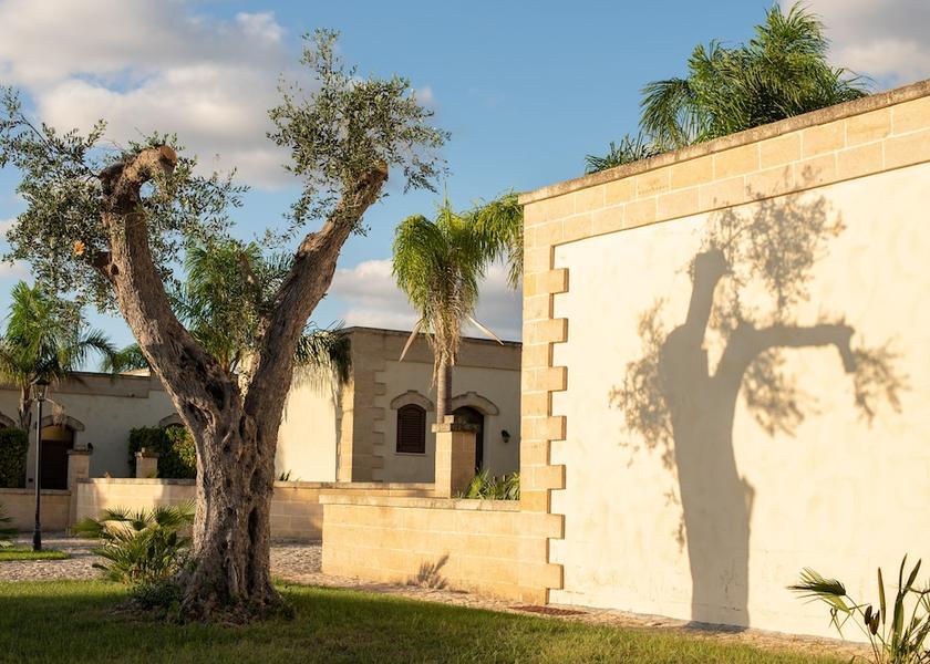 Puglia Lequile Exterior Detail