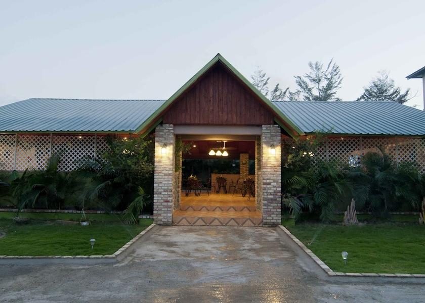  Tabarre Exterior Detail