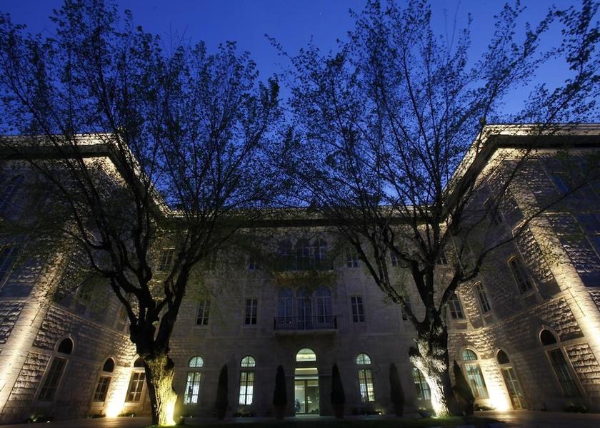  Zahle Exterior Detail