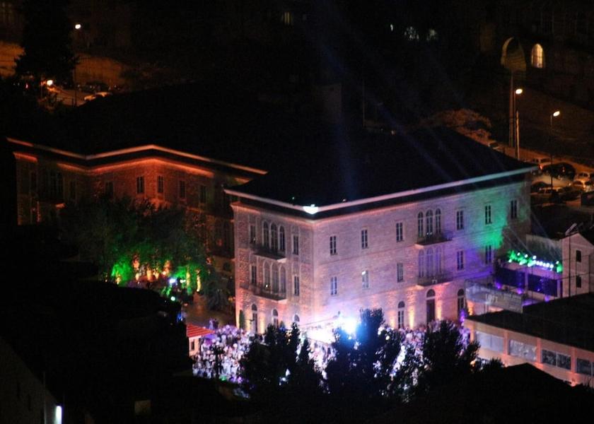  Zahle Exterior Detail