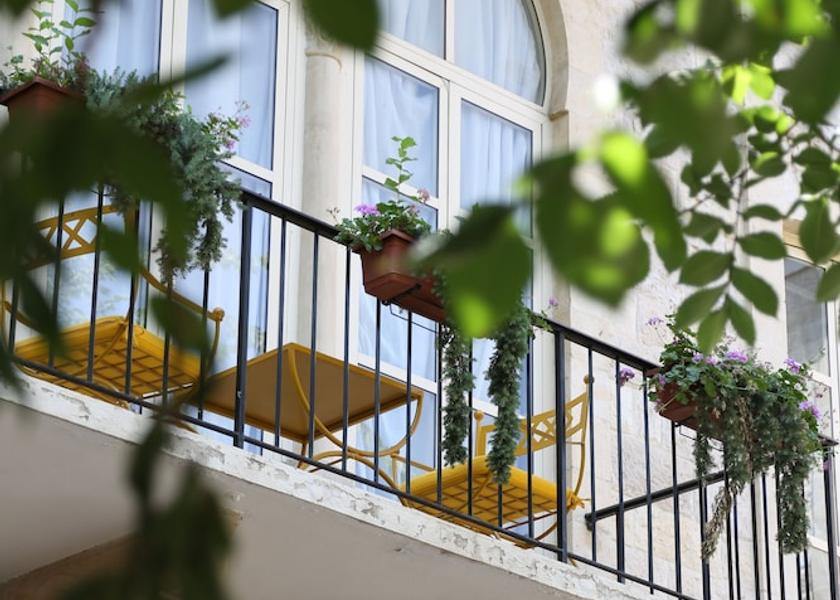  Zahle Exterior Detail