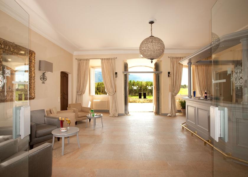 Provence - Alpes - Cote d'Azur LA MARTRE Lobby