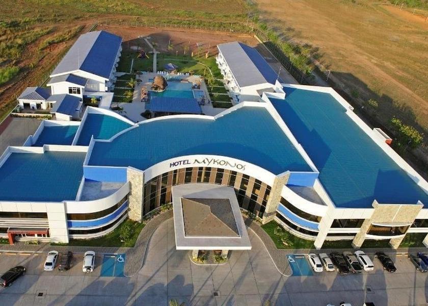 Santiago Santiago Pool