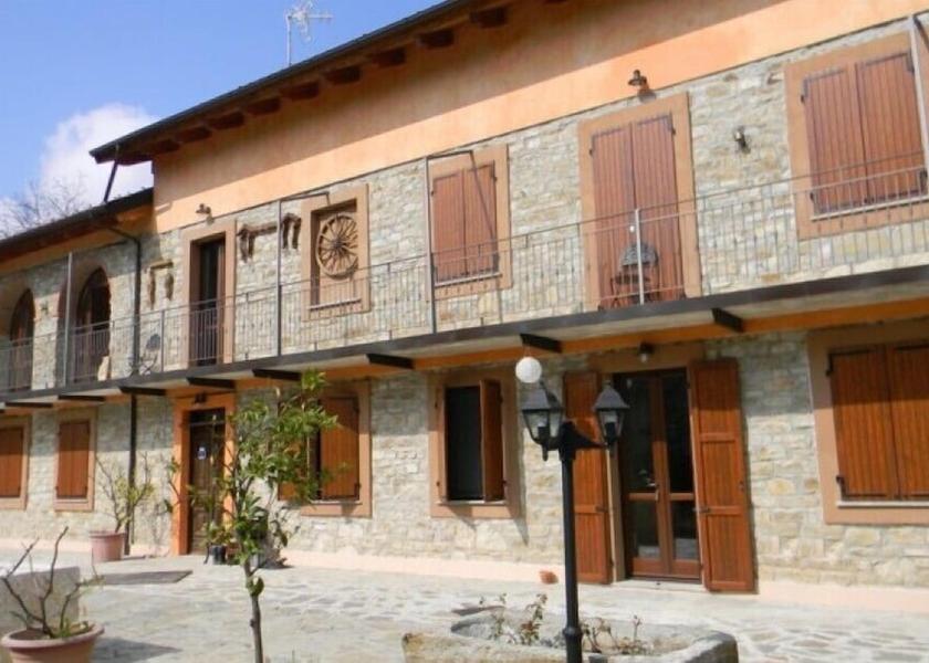 Piedmont Bubbio Facade