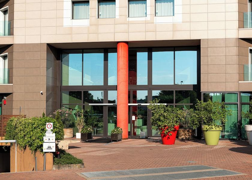 Lombardy Baranzate Exterior