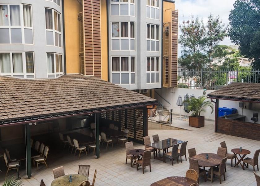  Mamoudzou Outdoor Dining