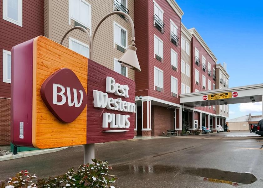 Alberta Sylvan Lake Exterior Detail