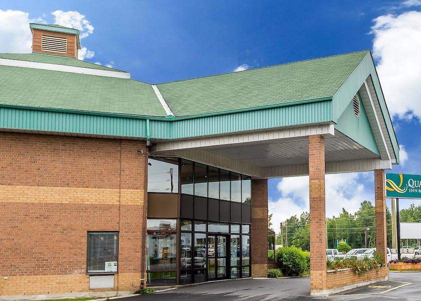 Ontario Hawkesbury Exterior